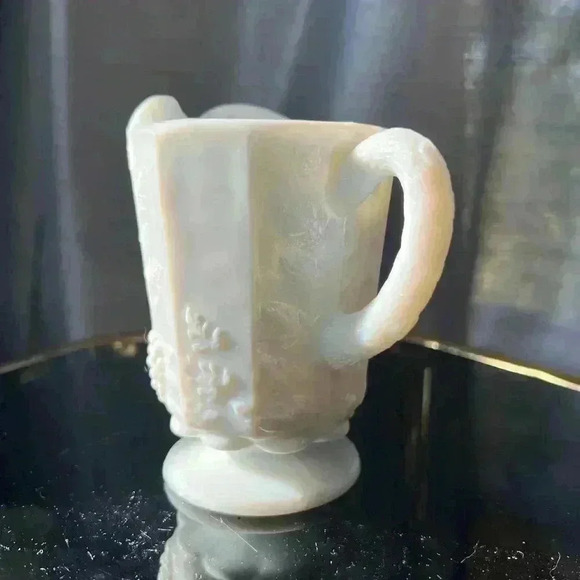 Vintage Westmoreland milk glass grapevine pattern pitcher 5” - Picture 3 of 5